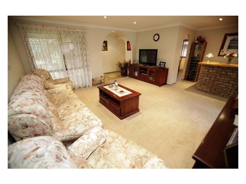 90 Restwell Rd, Bossley Park NSW 2176