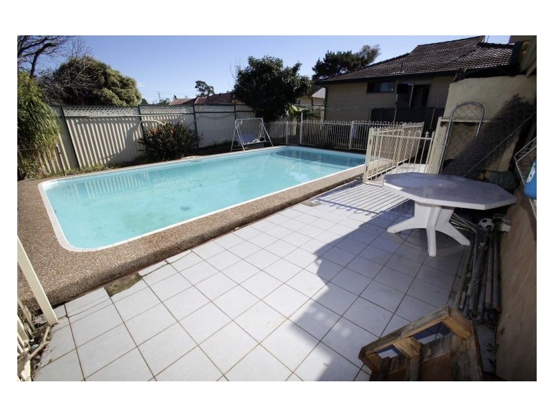 74 Green Valley Rd, Green Valley NSW 2168