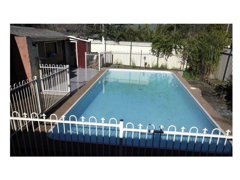 74 Green Valley Rd, Green Valley NSW 2168