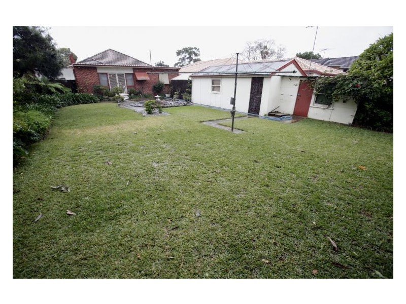 31 Station St, Fairfield NSW 2165