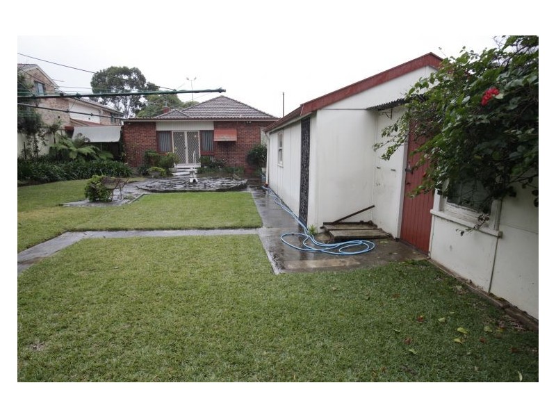 31 Station St, Fairfield NSW 2165