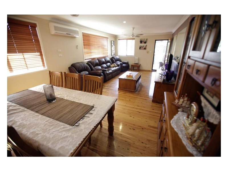 1 Ferraro Cl, Edensor Park NSW 2176