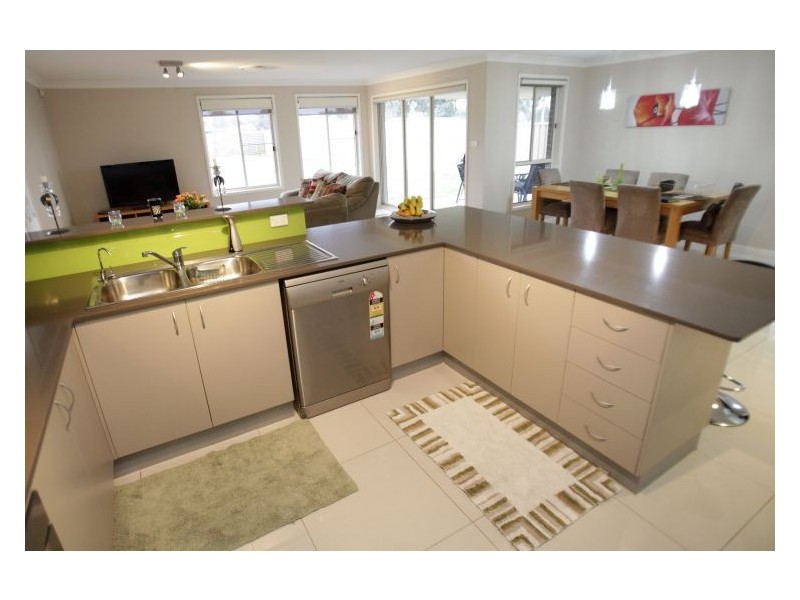 36 Broulie St, Prestons NSW 2170