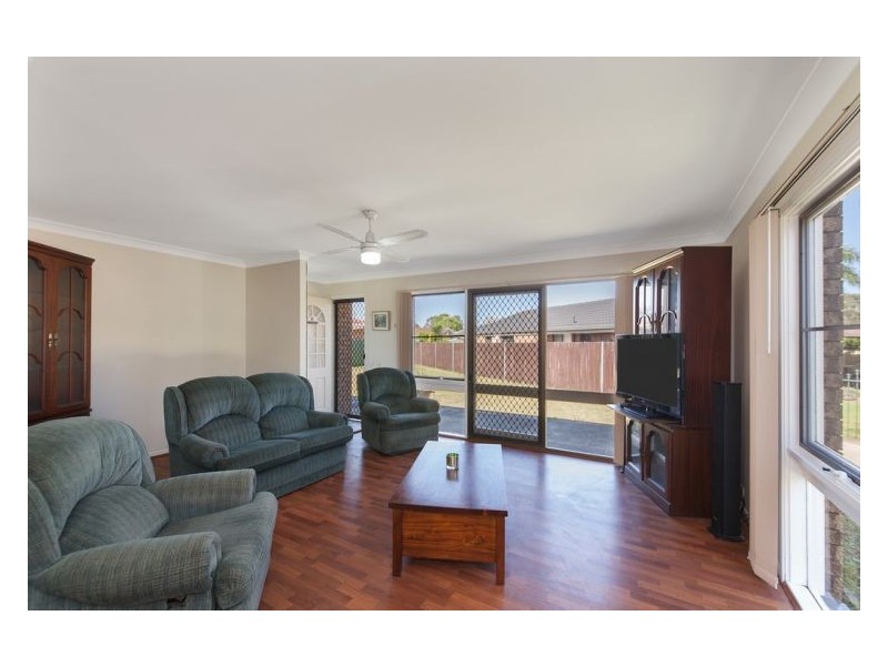 6 Leura Close, Bossley Park NSW 2176