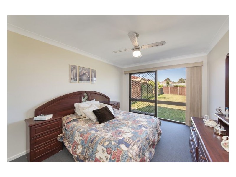 6 Leura Close, Bossley Park NSW 2176