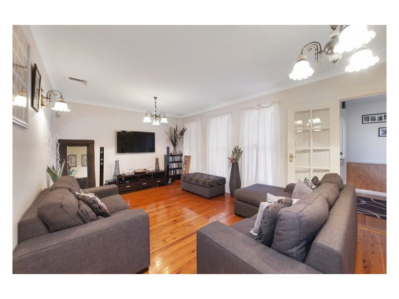 43 Mannow Ave, West Hoxton NSW 2171