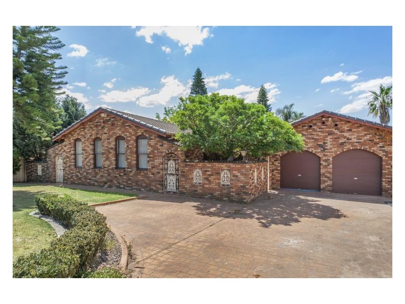43 Mannow Ave, West Hoxton NSW 2171