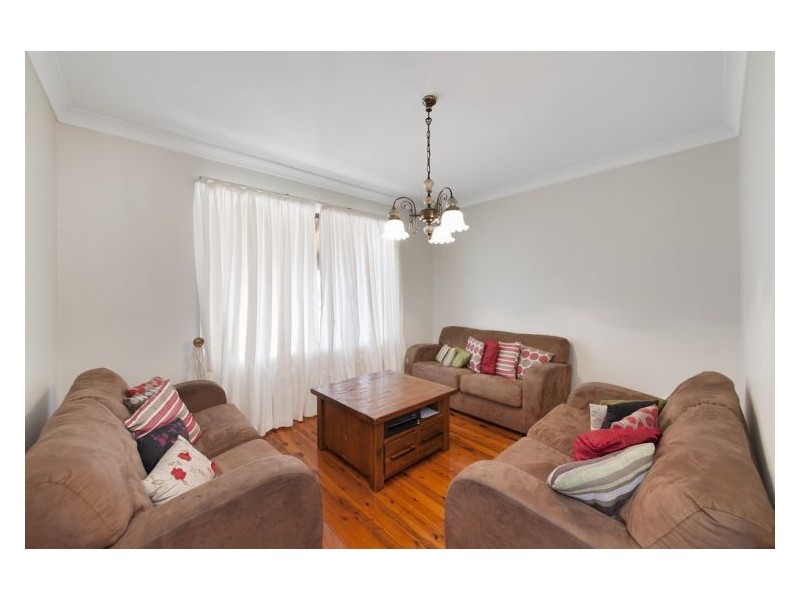 43 Mannow Ave, West Hoxton NSW 2171