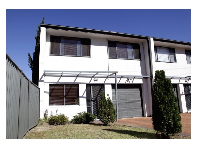 9/6 Hambledon Rd, Quakers Hill NSW 2763