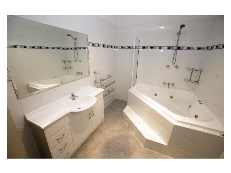 9/6 Hambledon Rd, Quakers Hill NSW 2763