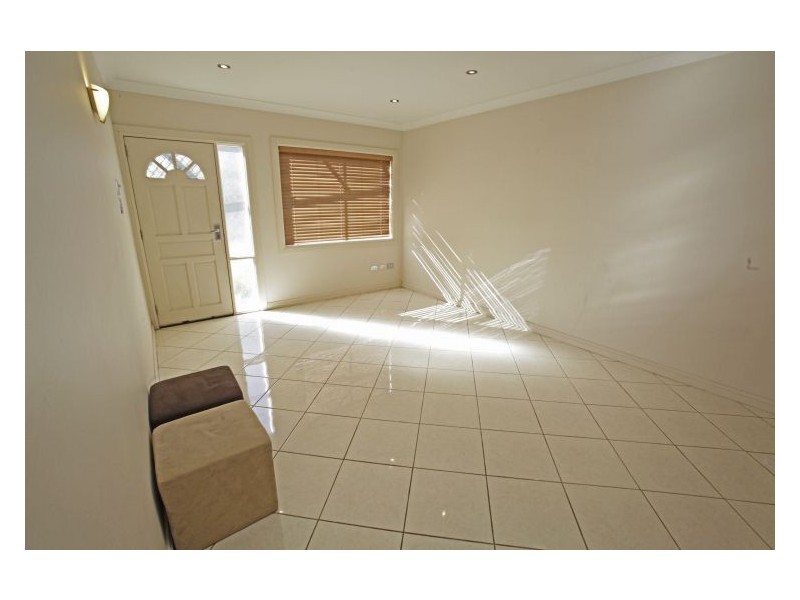 9/6 Hambledon Rd, Quakers Hill NSW 2763