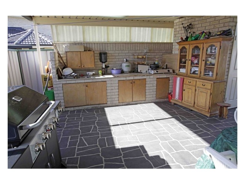 172 Braidwood Dr, Prestons NSW 2170