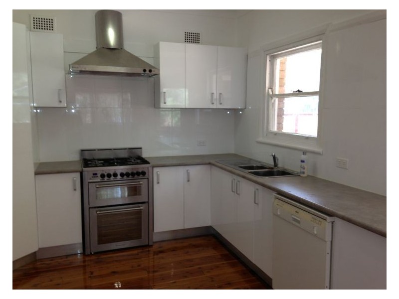 2 MacIntosh Street, Fairfield NSW 2165