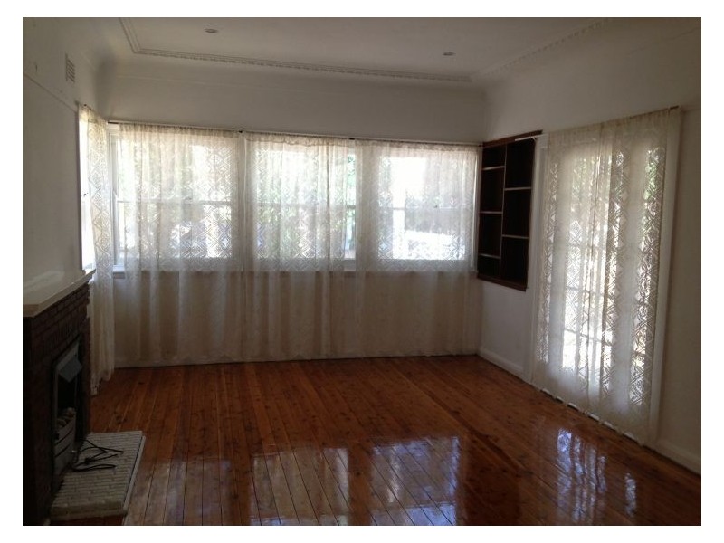 2 MacIntosh Street, Fairfield NSW 2165