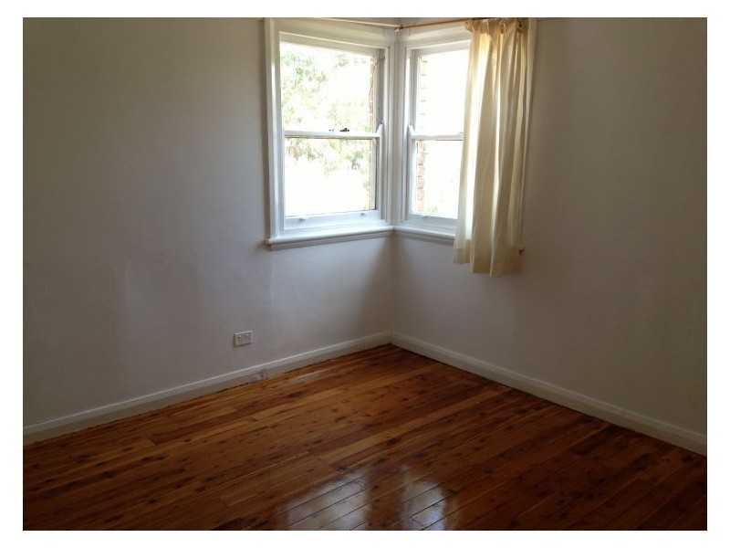 2 MacIntosh Street, Fairfield NSW 2165