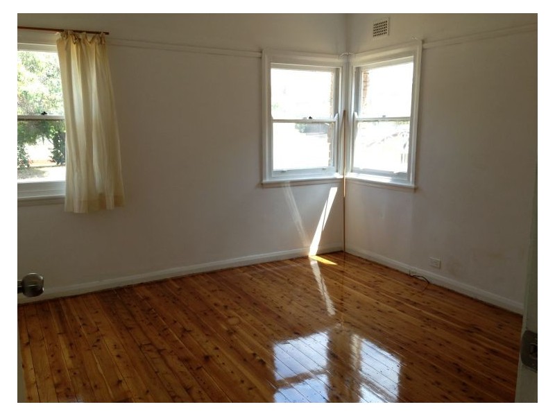 2 MacIntosh Street, Fairfield NSW 2165