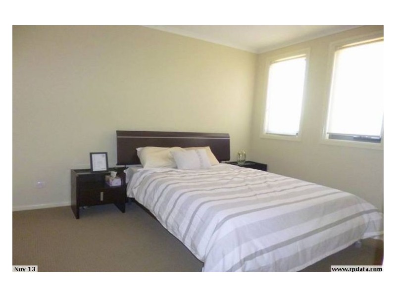 50 Thistle Circuit, Green Valley NSW 2168