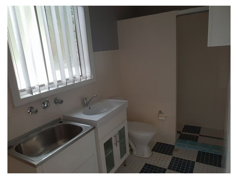 2 Riverview Road, Fairfield NSW 2165