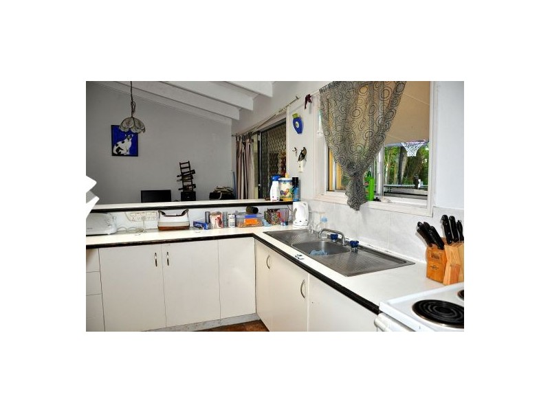 9 Moomba Street, Pacific Paradise QLD 4564