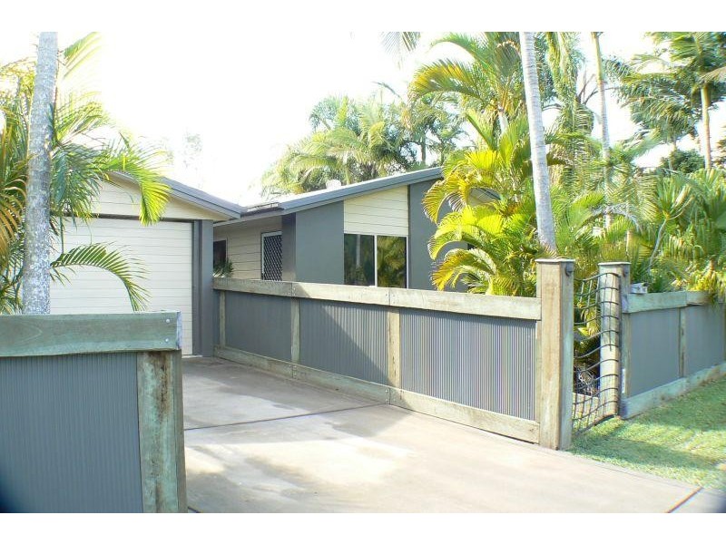 14 Kandoo Street, Pacific Paradise QLD 4564