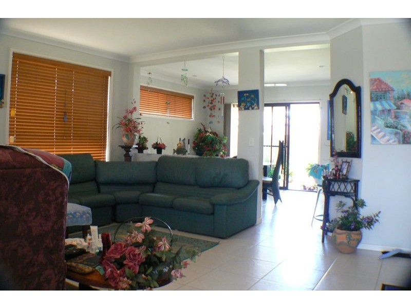 22 Whitsunday Drive, Pacific Paradise QLD 4564
