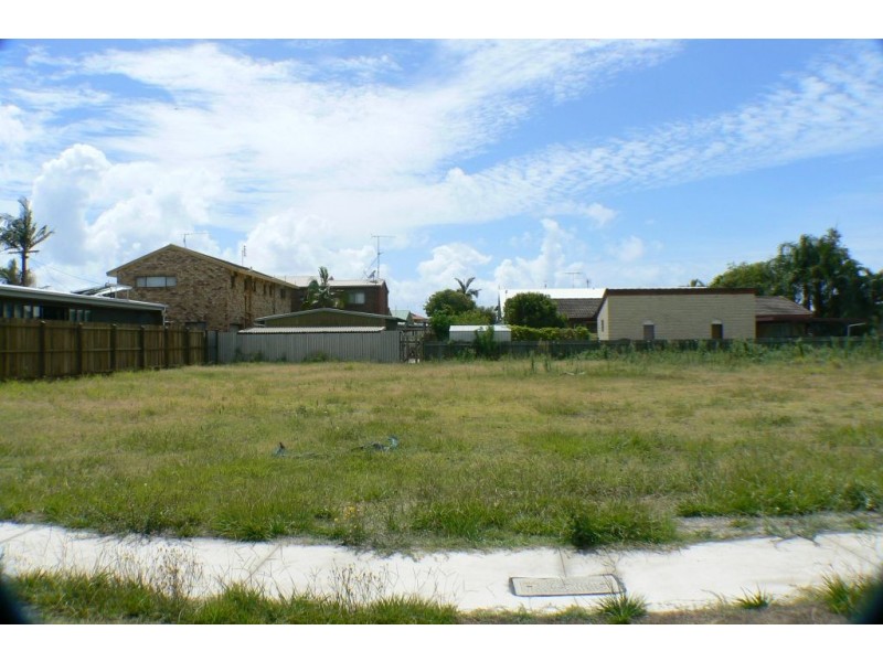 4 Petrie Ave, Marcoola QLD 4564