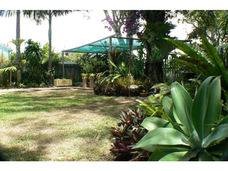 17 Kowonga Street, Pacific Paradise QLD 4564