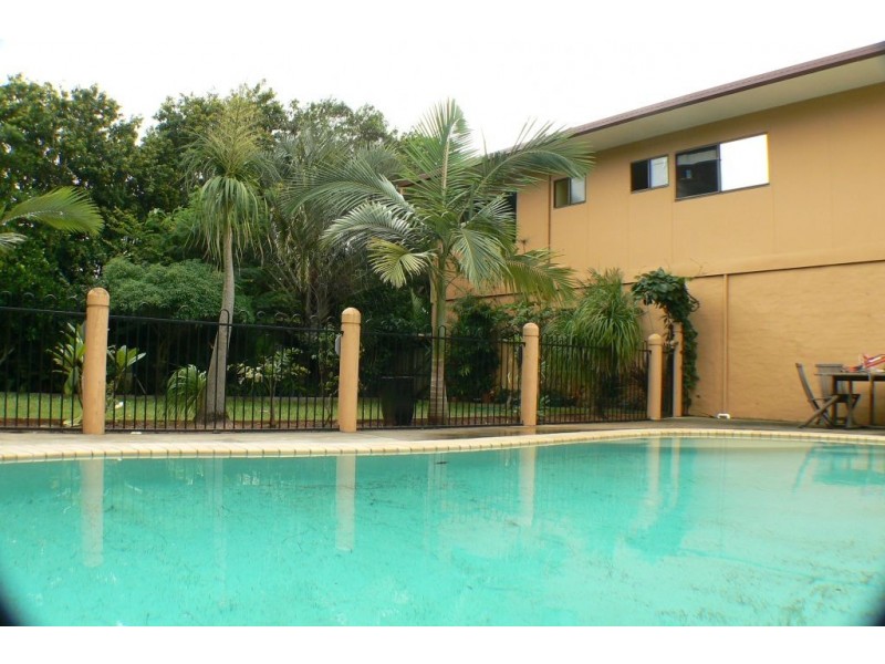 4 Yango Street, Pacific Paradise QLD 4564