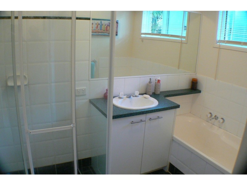 2/40 Bando Street, Pacific Paradise QLD 4564