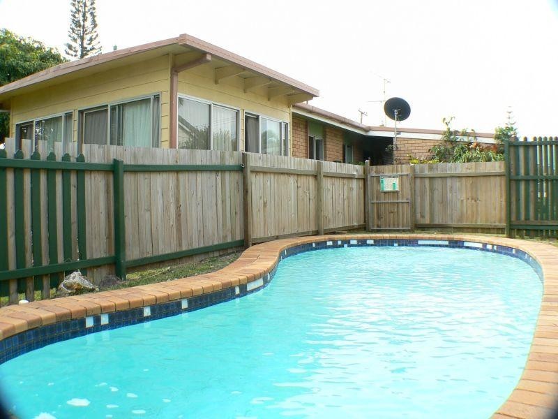 25 Lorraine Ave, Marcoola QLD 4564