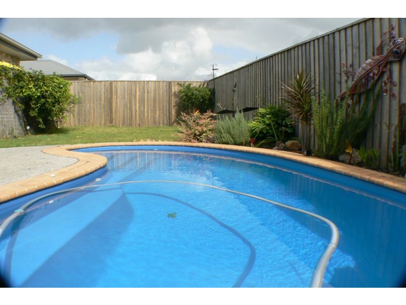 33 Parkland Dr, Pacific Paradise QLD 4564