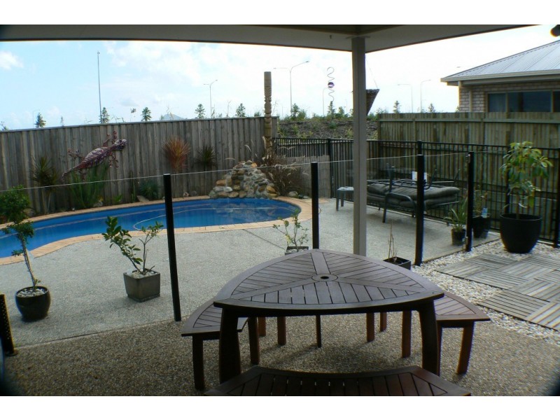 33 Parkland Dr, Pacific Paradise QLD 4564