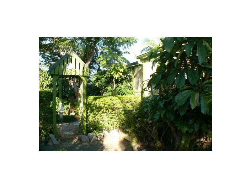 19 Richardson St, Pacific Paradise QLD 4564