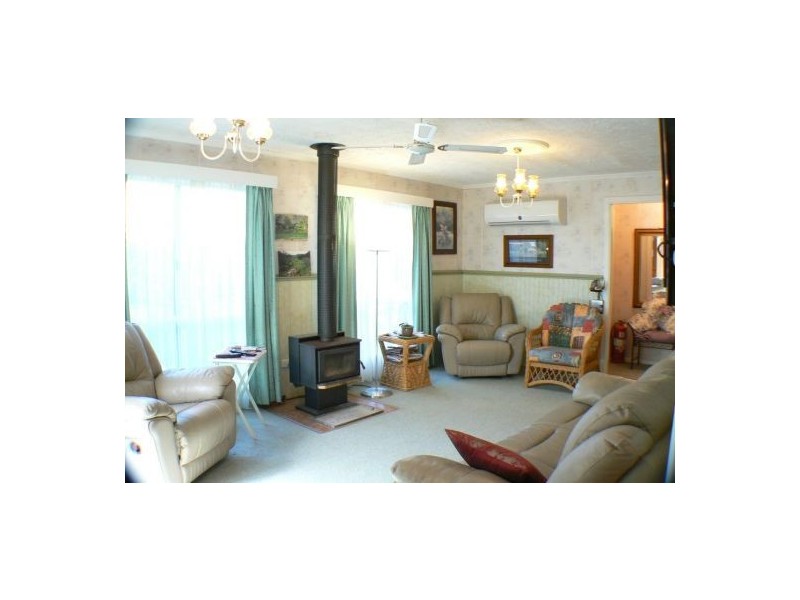 19 Richardson St, Pacific Paradise QLD 4564