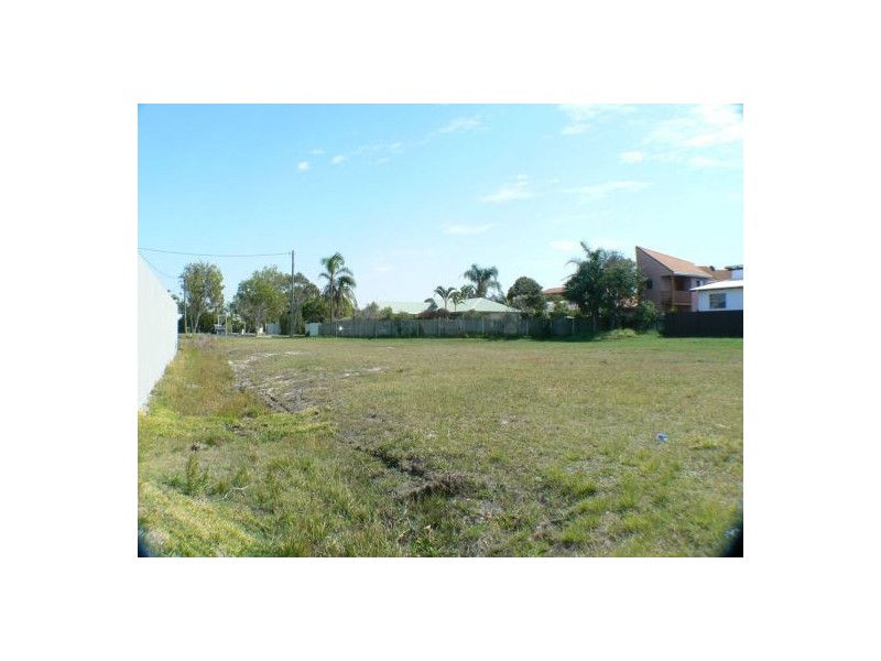 894 David Low Way, Pacific Paradise QLD 4564