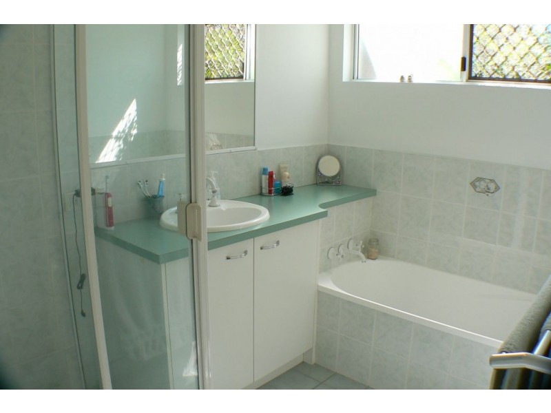 1/5  Karome Street, Pacific Paradise QLD 4564