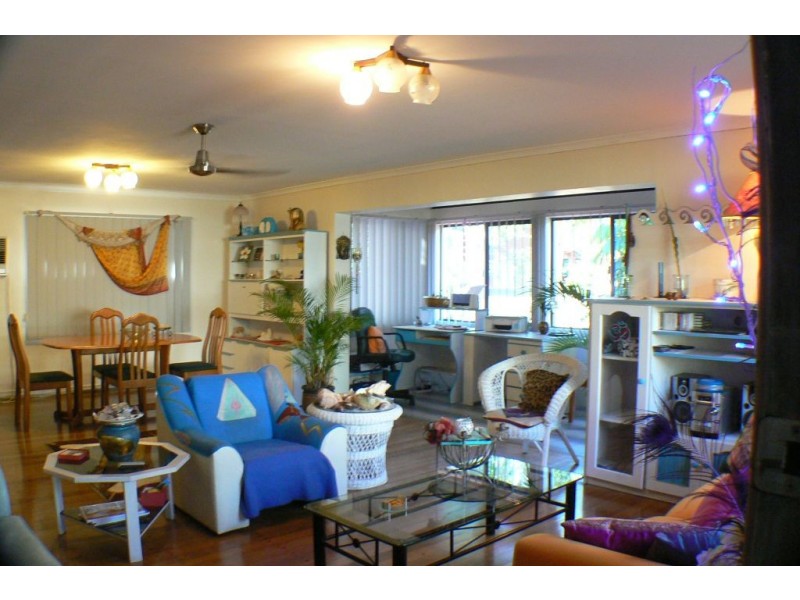 17 Bando Street, Pacific Paradise QLD 4564