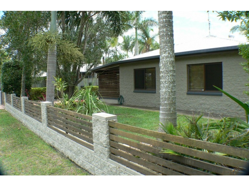 10  Kandoo Street, Pacific Paradise QLD 4564