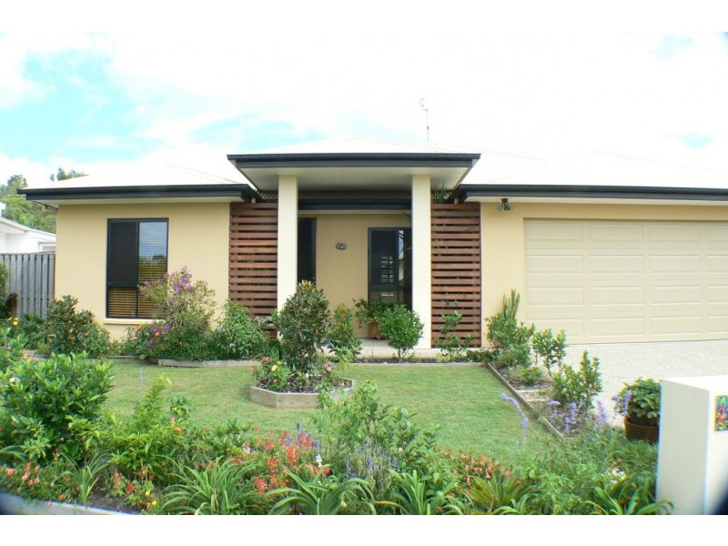 21 Whitsunday Drive, Pacific Paradise QLD 4564