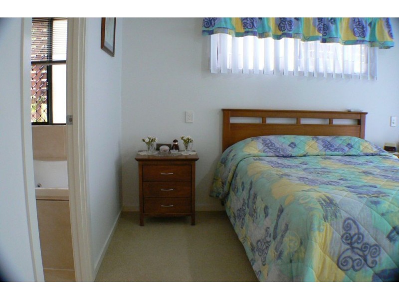 21 Whitsunday Drive, Pacific Paradise QLD 4564