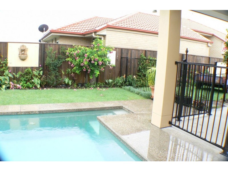 21 Whitsunday Drive, Pacific Paradise QLD 4564