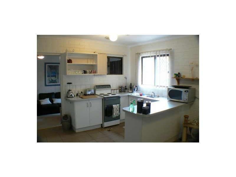 2/22 Kumbar Street, Pacific Paradise QLD 4564