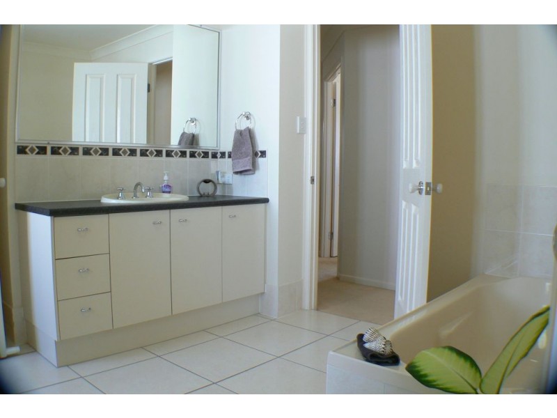 28  Veerings Ct, Twin Waters QLD 4564