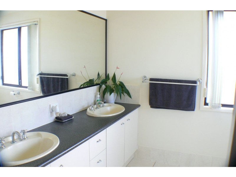 28  Veerings Ct, Twin Waters QLD 4564