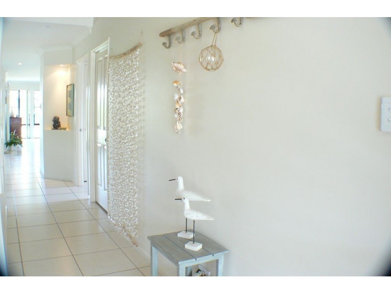 28  Veerings Ct, Twin Waters QLD 4564