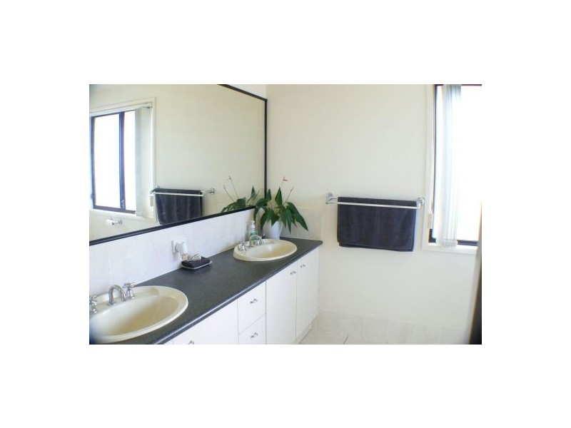 28 Veerings Cr, Twin Waters QLD 4564
