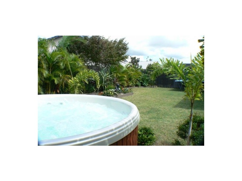 28 Veerings Cr, Twin Waters QLD 4564