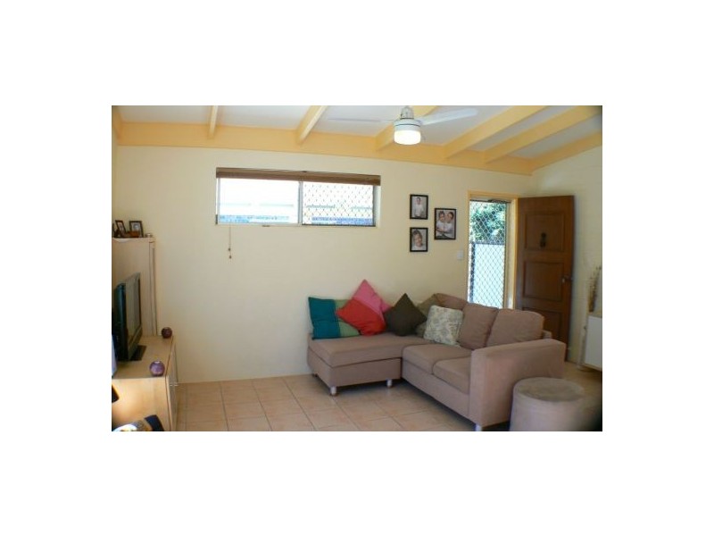 15 Richardson St, Pacific Paradise QLD 4564