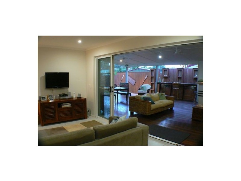 6 Richardson Street, Pacific Paradise QLD 4564