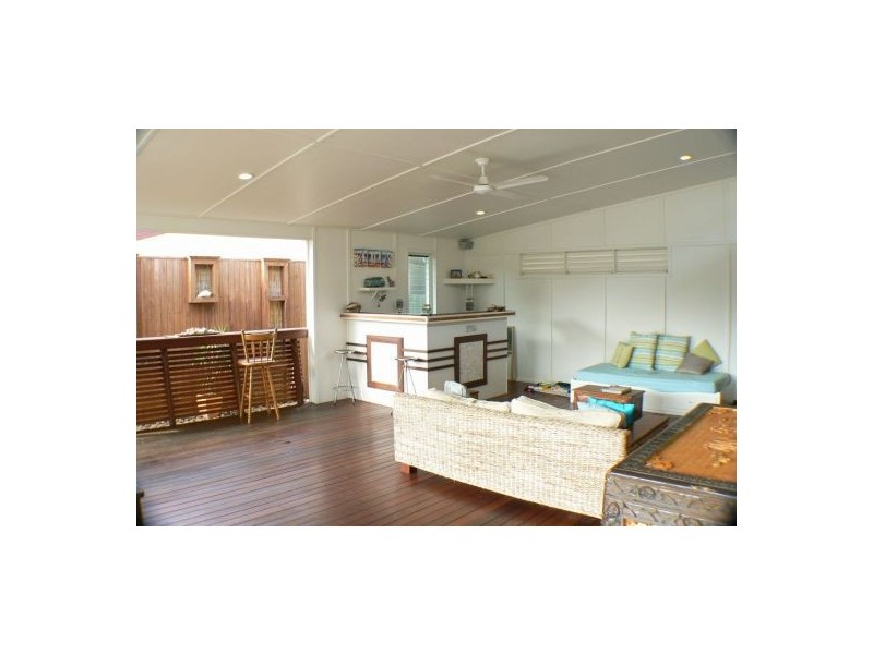 6 Richardson Street, Pacific Paradise QLD 4564